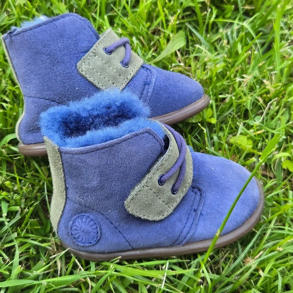 UGG Baby Sneaker Boots Lavender Blue Leather‎ Size Small 0-6month Infant